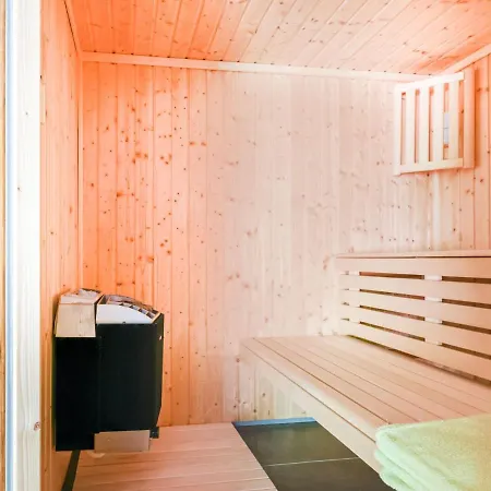 Holiday home Lush Holiday In With Sauna & Jacuzzi *